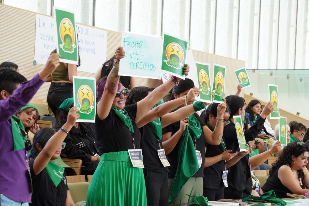 El Congreso de Guanajuato rechazó la despenalización del aborto con 19 votos a favor y 17 en contra, desatando protestas y polémica.