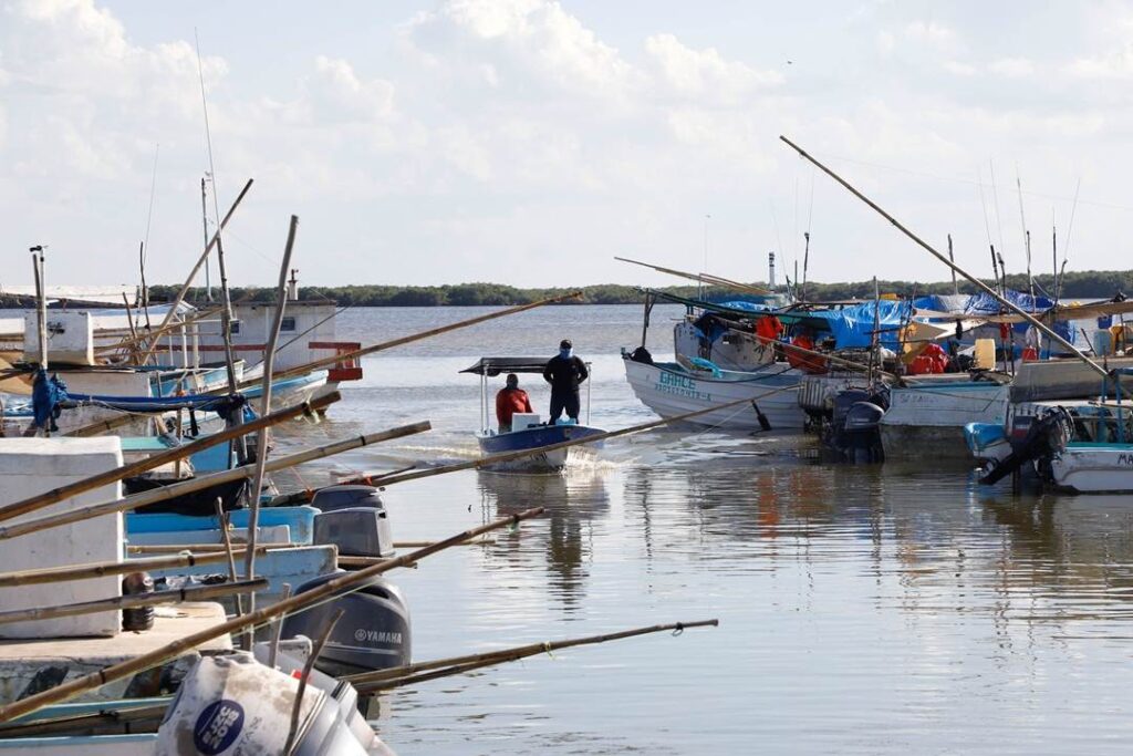 Entregarán a pescadores apoyos de seguridad marítima