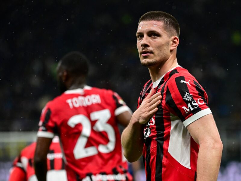 Cruz Azul va por Luka Jović: el delantero del Milán estaría cerca de reforzar a la Máquina para el Apertura 2025.