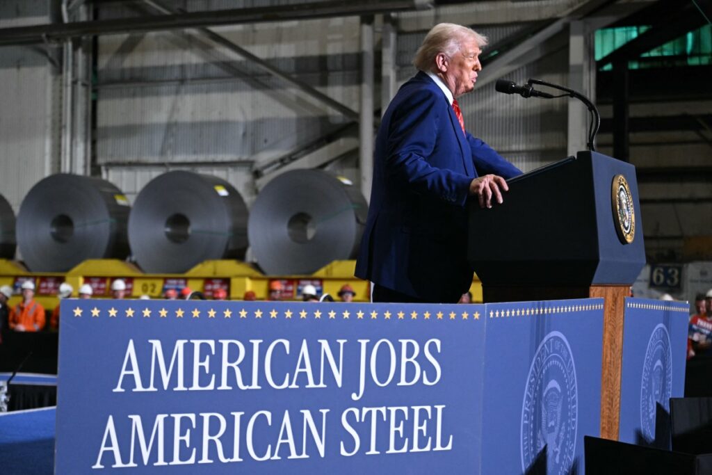 Trump eleva aranceles de acero y aluminio un 50%