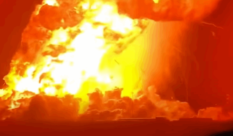 Explota cohete Starship de SpaceX en prueba estática en Texas; no hay heridos, Musk minimiza incidente.