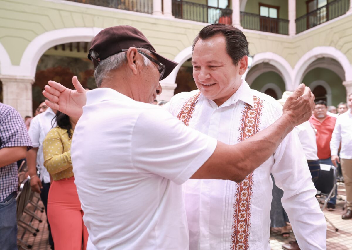 Productores de cebollita de Ixil reciben apoyo especial de casi 150 mil pesos como estímulo a su producción y economía local.