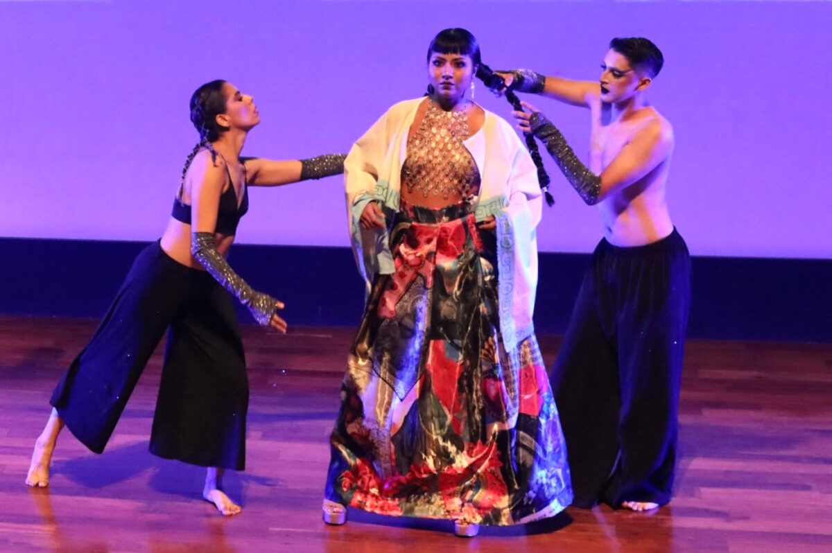 Sedeculta y UTM celebran la diversidad sexual en Mérida con la pasarela “Súusut iik’”, homenaje textil al orgullo y la cultura maya queer.