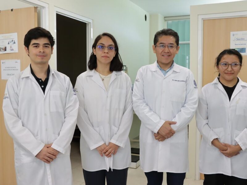 Estudiantes de la UADY desarrollan una crema hidratante con miel melipona para personas con diabetes y piel seca, con base científica y natural.