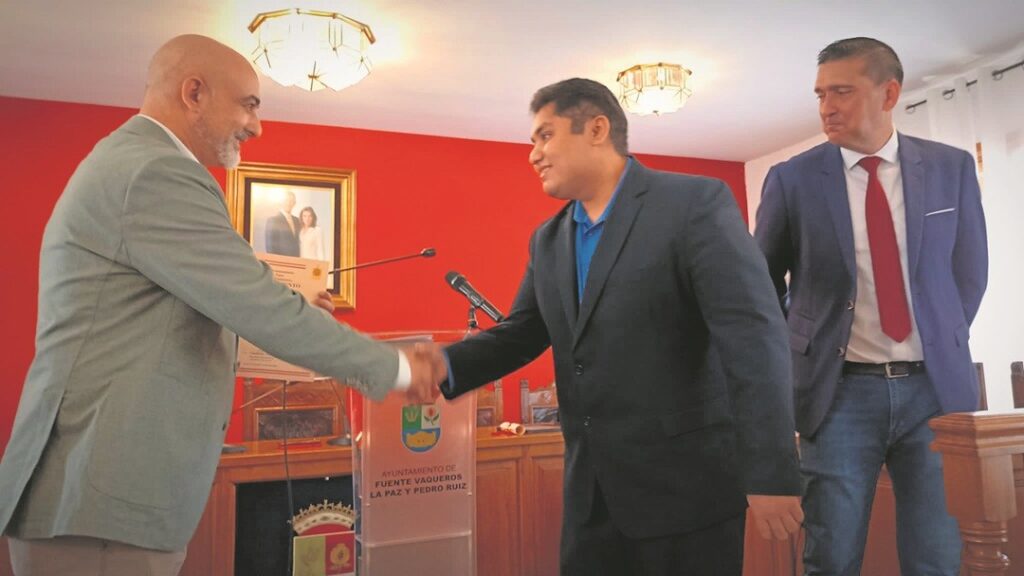 Literato yucateco es nombrado "hijo adoptivo" en España