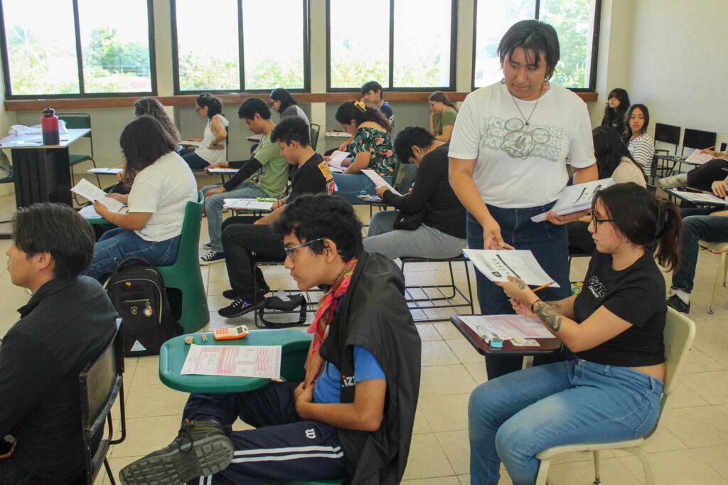 Más de 1500 personas presentan examen de admisión en la UTM