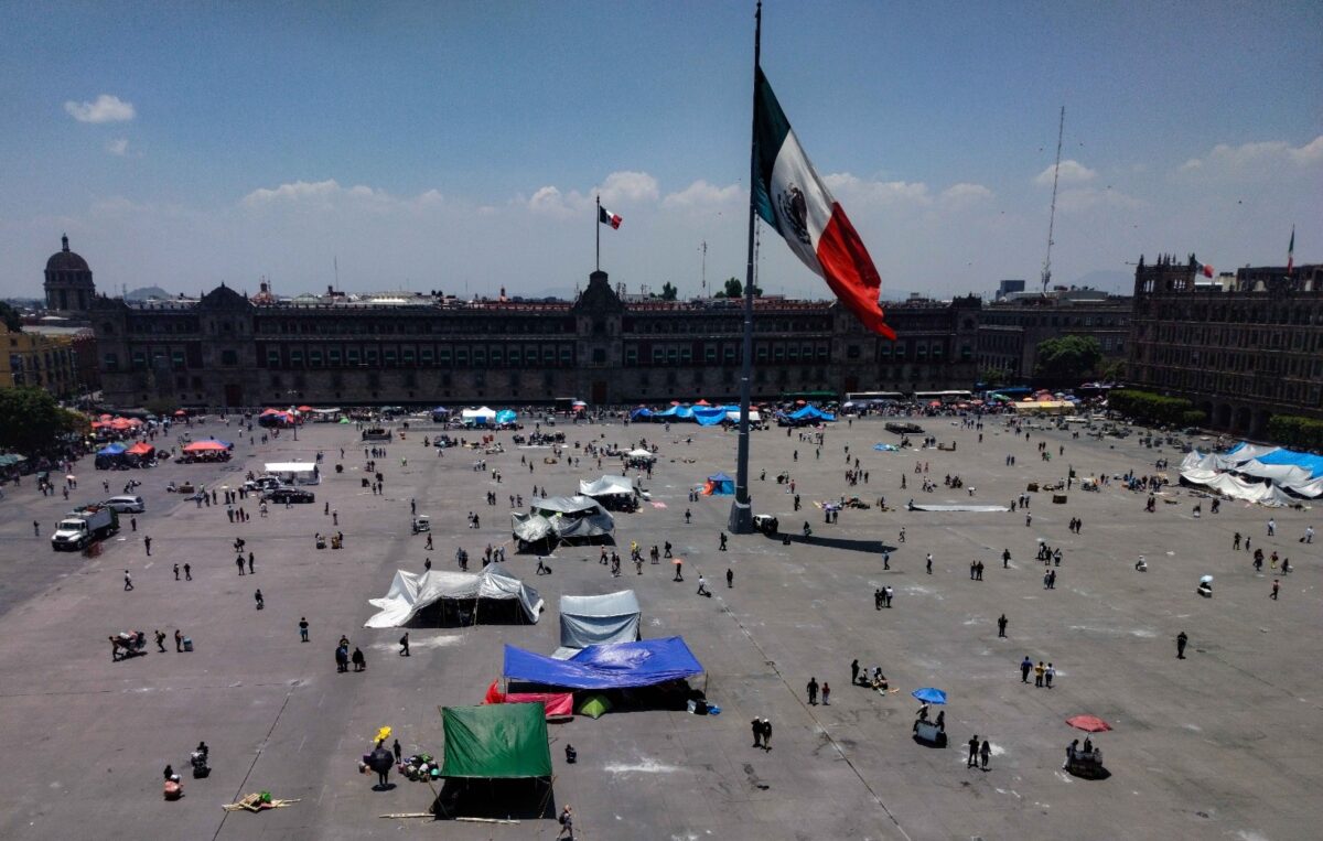 Plantón de la CNTE dañó 30 mil comercios y provocó pérdidas millonarias en el Centro Histórico de CDMX en solo 3 semanas.
