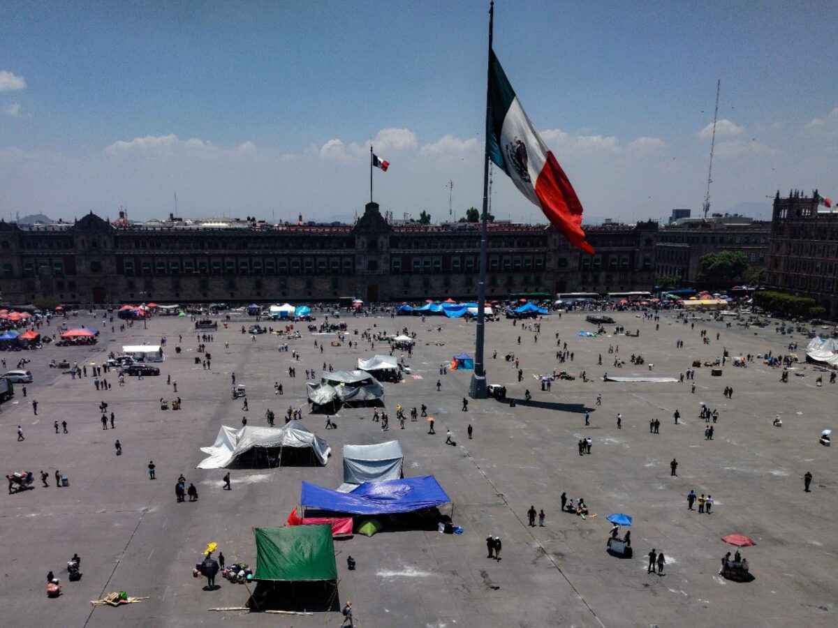Plantón de la CNTE dañó 30 mil comercios y provocó pérdidas millonarias en el Centro Histórico de CDMX en solo 3 semanas.