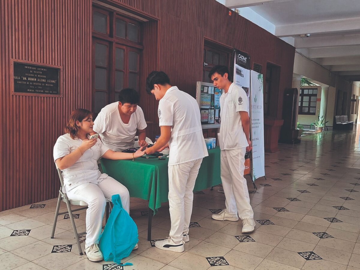 La UADY moderniza su hospital virtual con IA y simuladores clínicos para una formación médica de última generación.