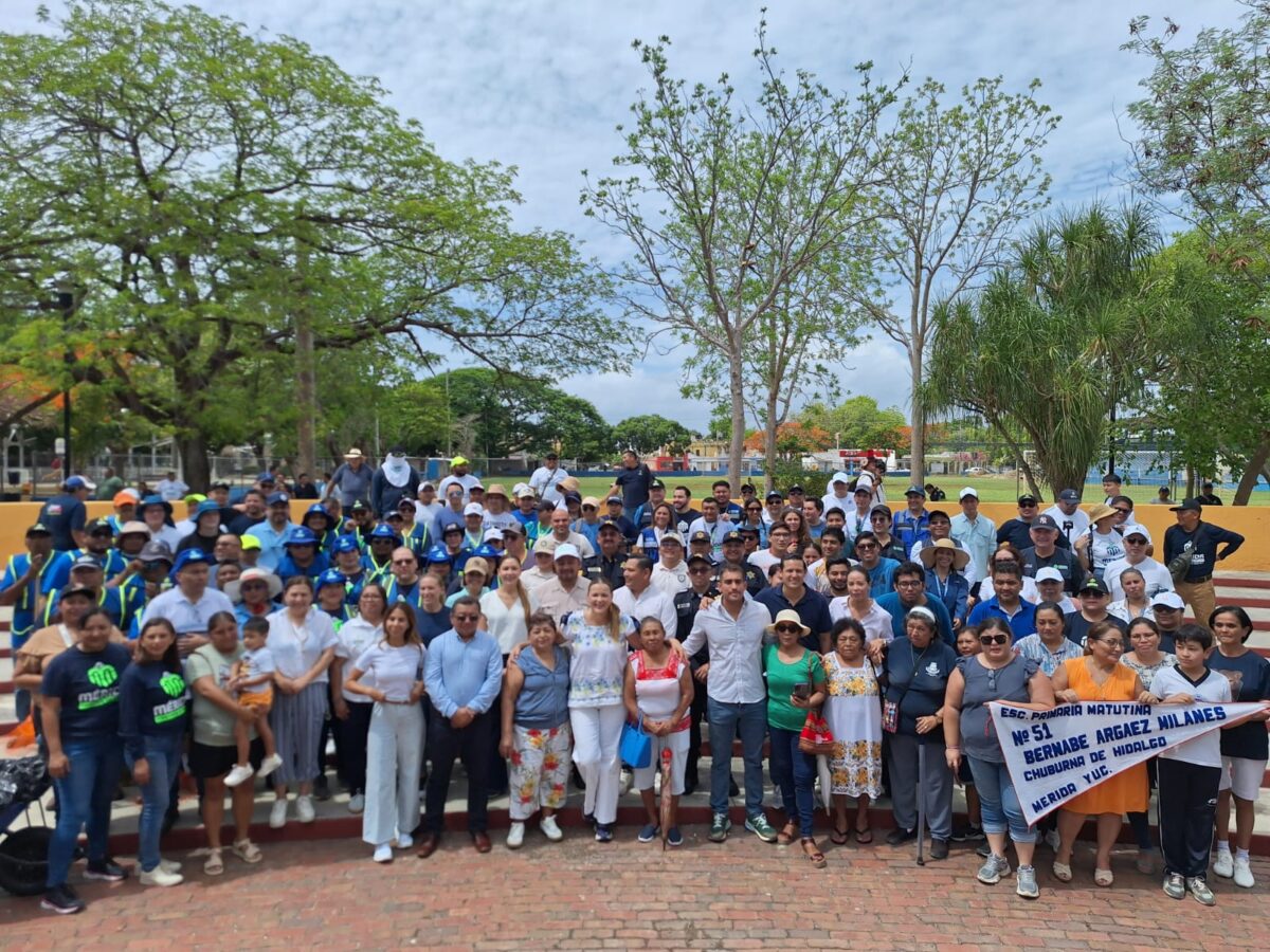 Alcaldesa Cecilia Patrón encabeza megaoperativo en Chuburná y anuncia mejoras urbanas como cambio de luminarias y repavimentación.