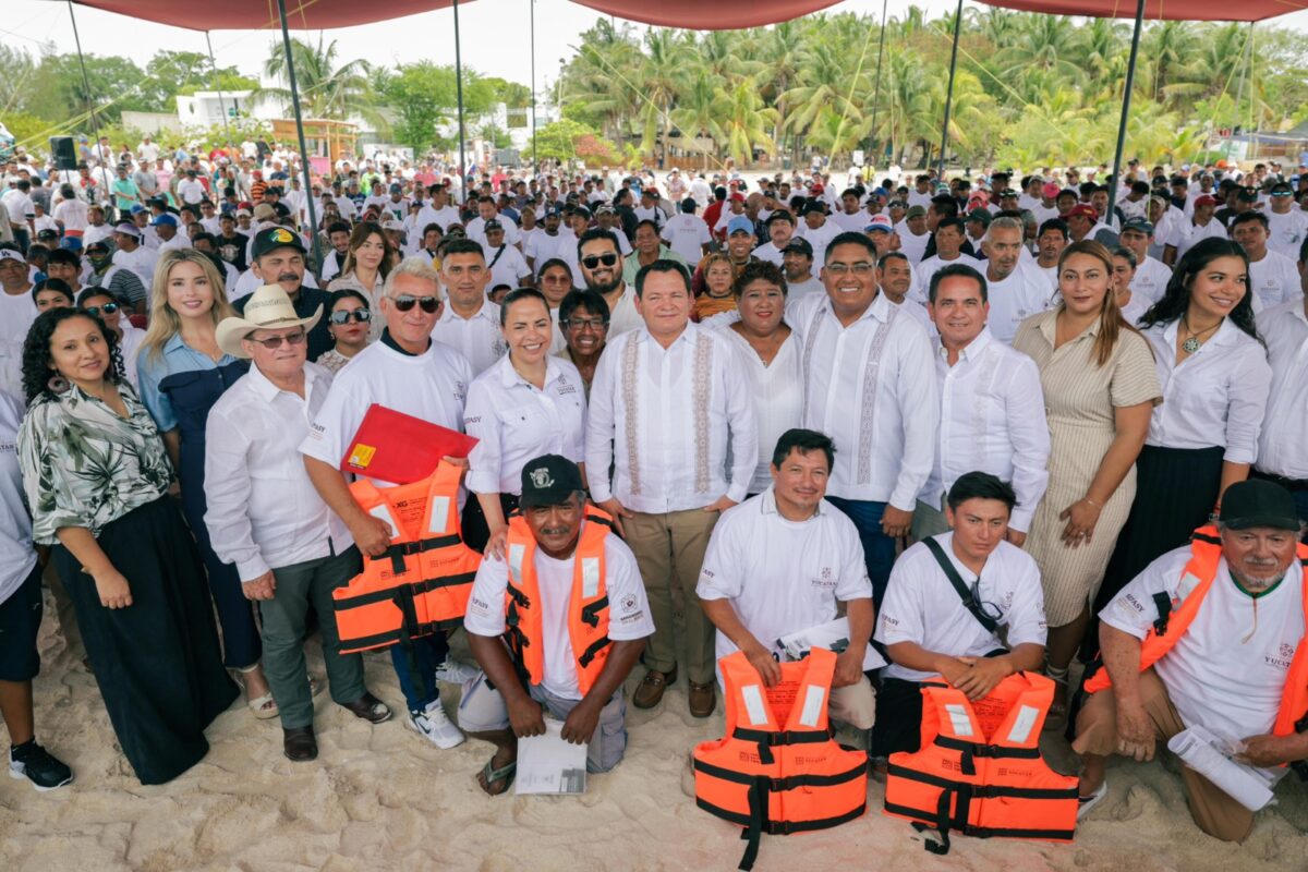 Inicia en Celestún el programa Seguridad en el Mar, con inversión de $50.5 millones para proteger a pescadores yucatecos.