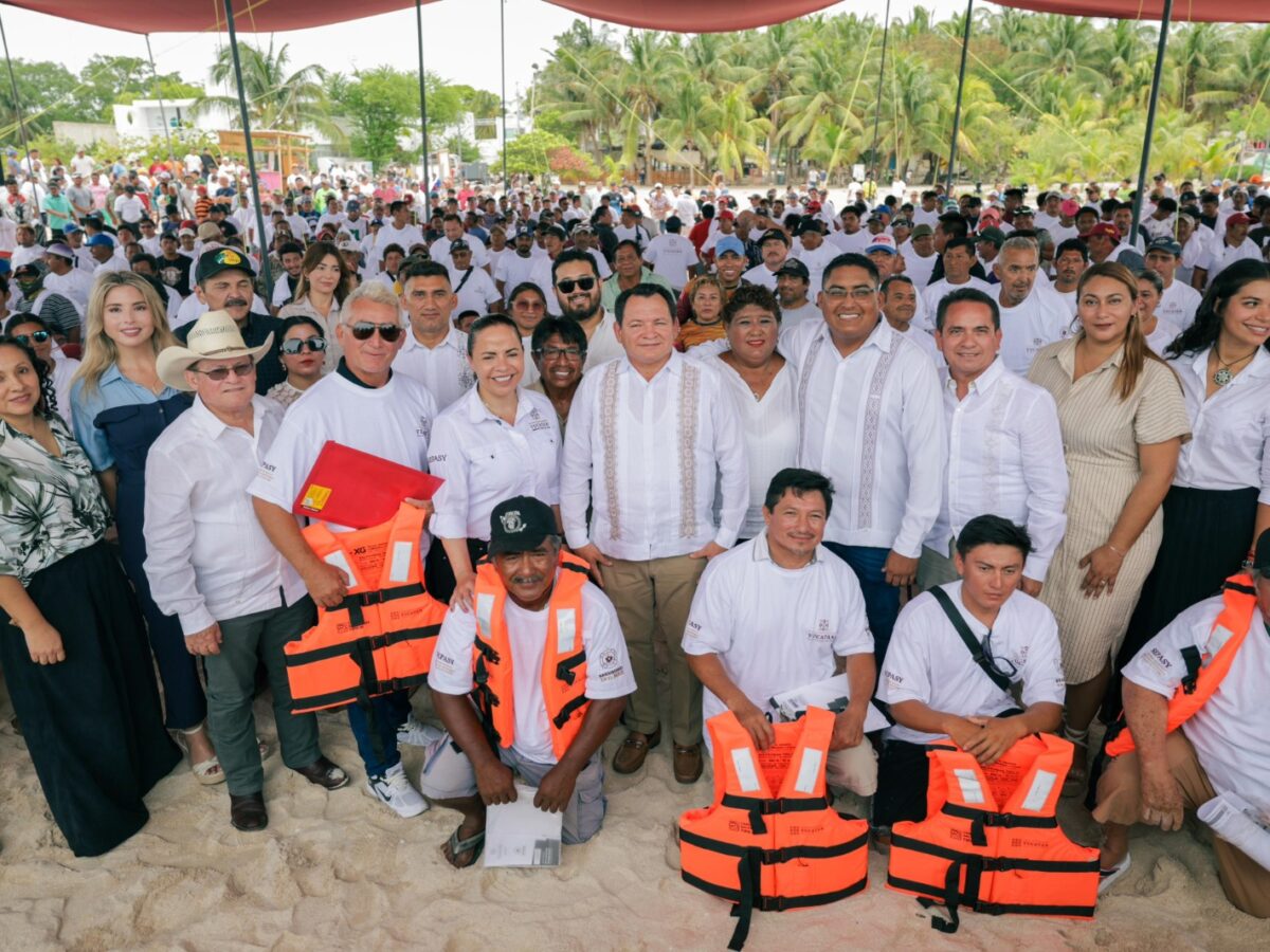 Inicia en Celestún el programa Seguridad en el Mar, con inversión de $50.5 millones para proteger a pescadores yucatecos.