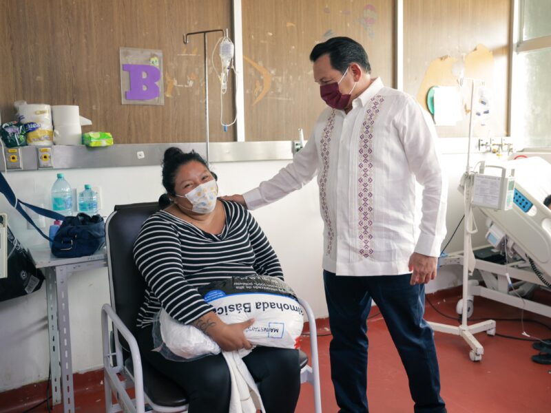 Entregan 40 sillas cama en el Hospital O’Horán para dignificar la estancia de familiares de pacientes pediátricos en Yucatán.