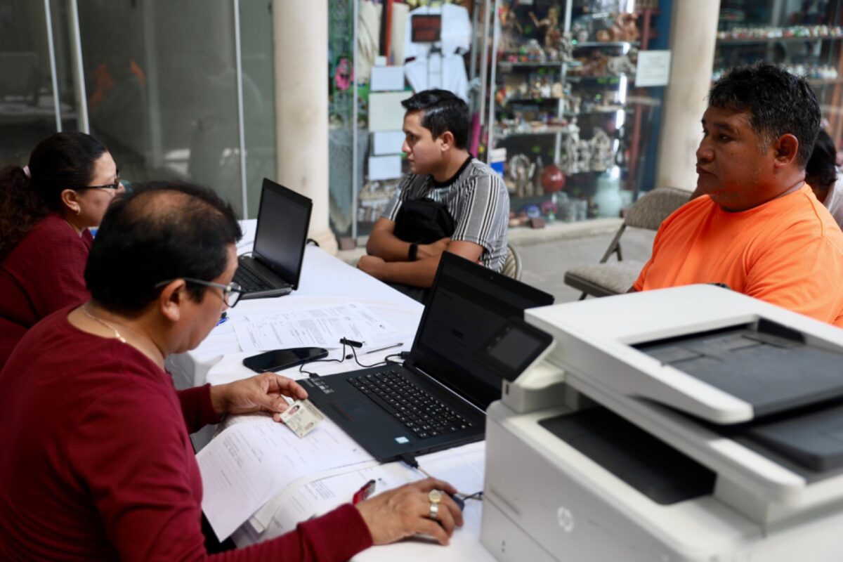 El Pasaje del Empleo ofrece más de 800 vacantes y asesoría para quienes buscan trabajo formal en Mérida. Atención todos los lunes en el centro.