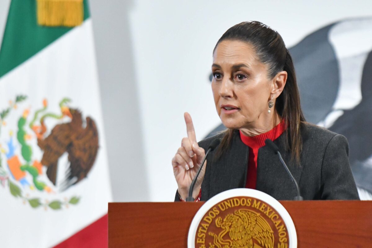 Sheinbaum condena insultos de Salinas Pliego a periodistas y exige justicia ante violencia verbal contra las mujeres.