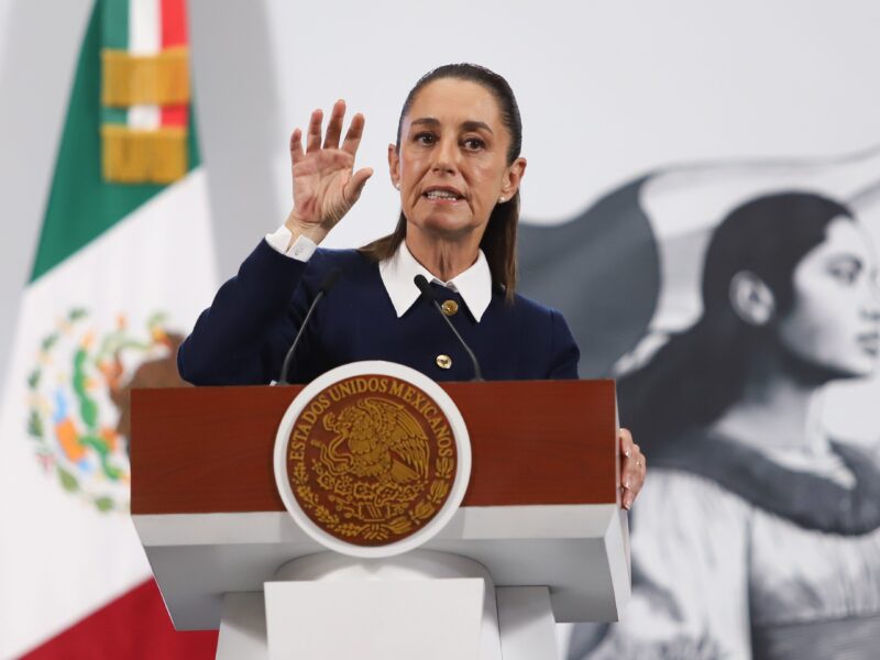 Sheinbaum rechaza arancel al jitomate impuesto por EU y anuncia apoyo a productores mexicanos con el Plan México.