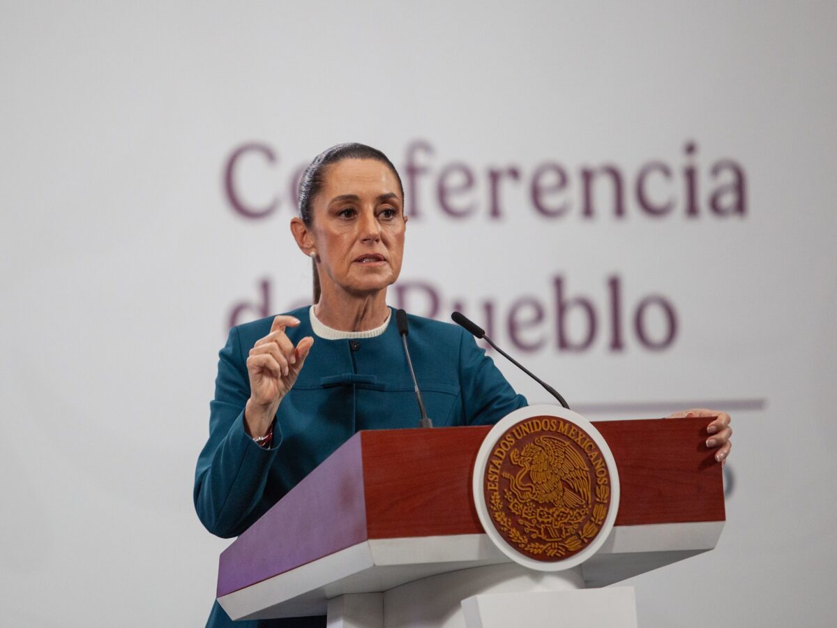 Claudia Sheinbaum reitera que el poder se ejerce con humildad tras polémicos viajes de funcionarios de la 4T a destinos de lujo.