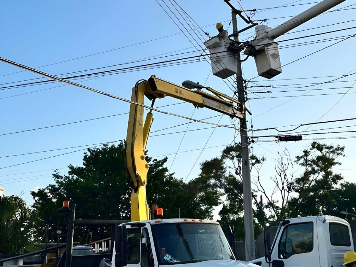 Mejora del suministro eléctrico en la costa de Yucatán: CFE conectará nueva subestación y realizará ajustes en la distribución.