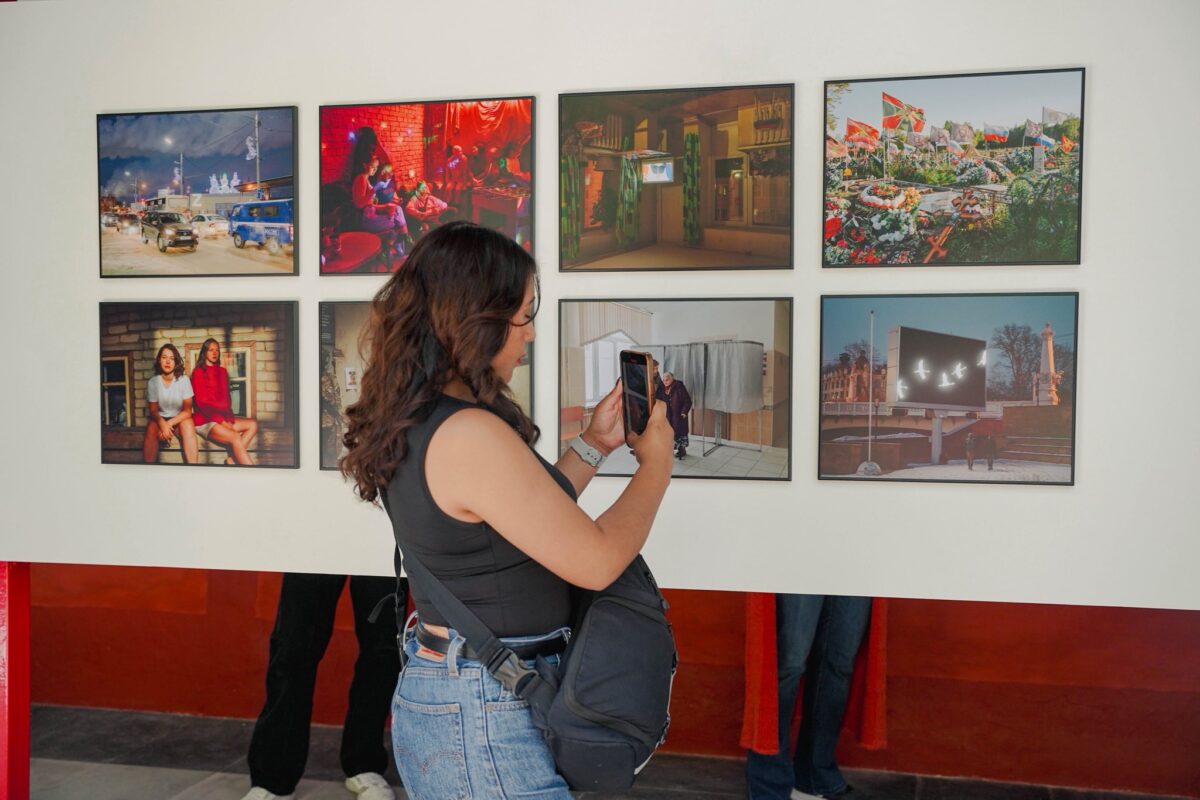 World Press Photo 2025 llega al Museo Franz Mayer con 144 impactantes imágenes que retratan conflictos globales y la lucha por la verdad.