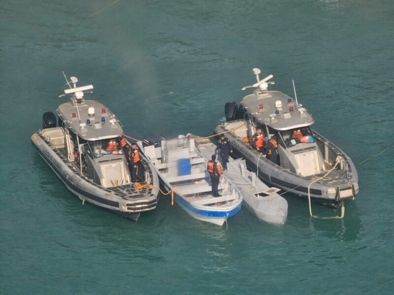 Colombia incauta su primer narcosubmarino no tripulado, equipado con Starlink y capaz de transportar 1.5 toneladas de cocaína en el Caribe.