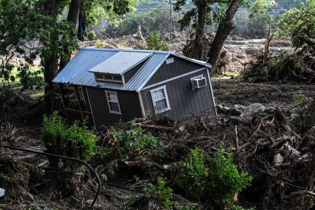 Más de 100 muertos y 160 desaparecidos por inundaciones en Texas