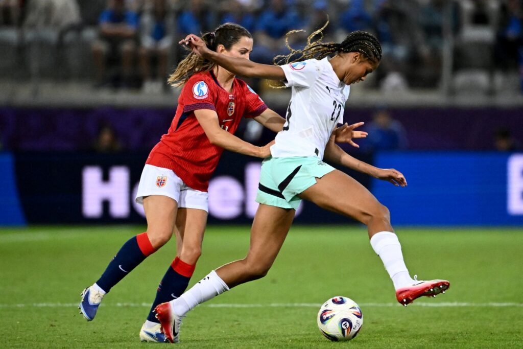 Suiza logra pase a cuartos de Eurocopa con gol milagroso