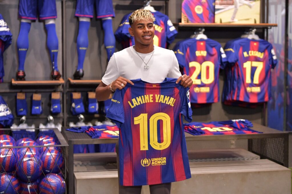 Lamine Yamal toma el dorsal 10 del Barcelona