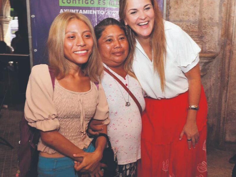 Miércoles Ciudadano en Mérida ha atendido cerca de 1,800 demandas para mejorar calles, vivienda y servicios, con respuestas directas y efectivas.