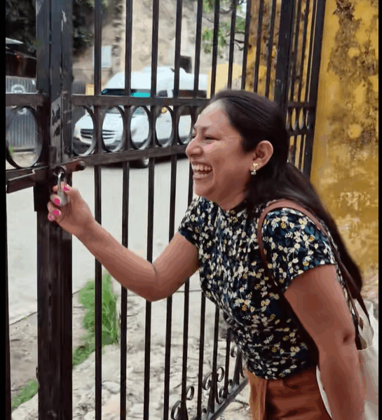 Turistas quedan atrapadas en la pirámide de Izamal, tras cierre anticipado; el encargado regresó a abrir y las regañó por "estar tarde".