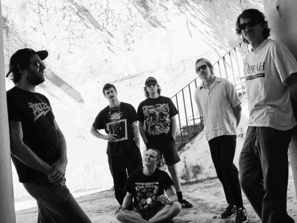 King Gizzard & the Lizard Wizard retira su música de Spotify por vínculos del CEO con la industria militar. Conoce los motivos de la banda.