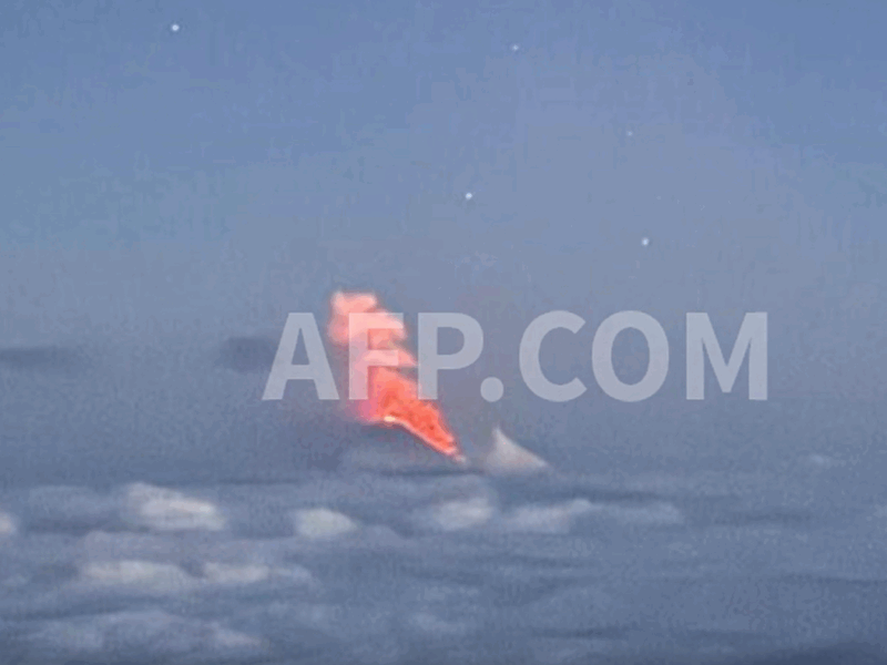 El volcán Kliuchevskoi entra en erupción en Rusia tras un sismo de magnitud 8.8; se emiten alertas de tsunami en la región del Pacífico.