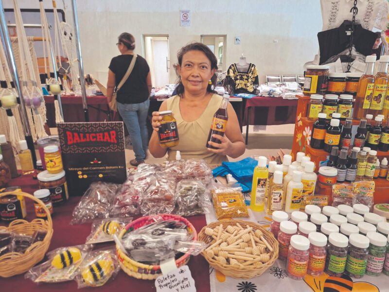 Buscan rescatar el gusto por las frutas yucatecas entre infancias con conservas artesanales hechas en Dzununcán, Mérida.