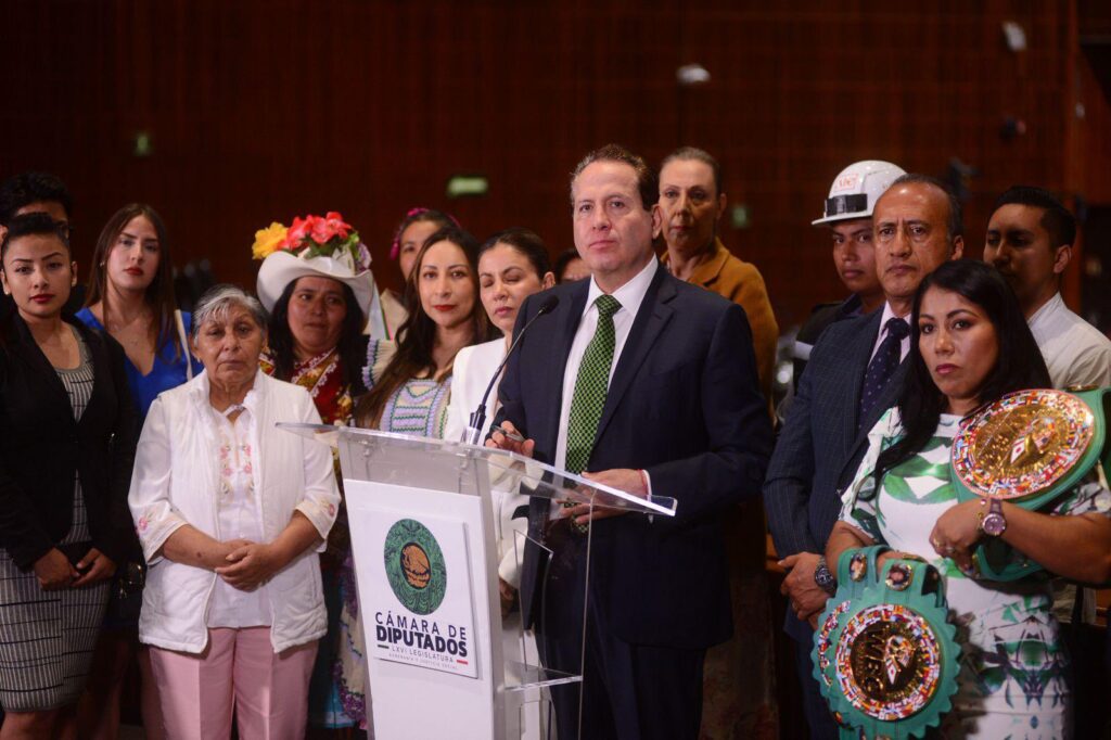 Eruviel Ávila propone reforma constitucional para regular la Inteligencia Artificial