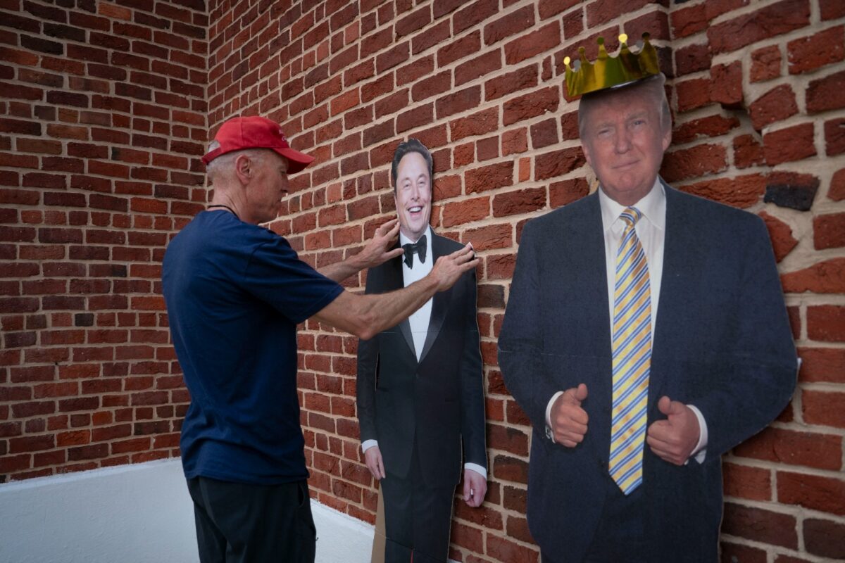 Trump no descarta deportar a Elon Musk tras críticas a su ley de presupuesto. La tensión entre ambos crece.