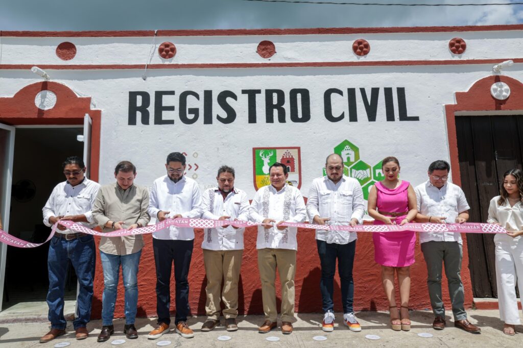 El Gobierno de Yucatán reabrió la oficialía del Registro Civil en Tahmek, permitiendo que las familias realicen trámites sin salir del municipio. La acción forma parte del plan estatal de descentralización.