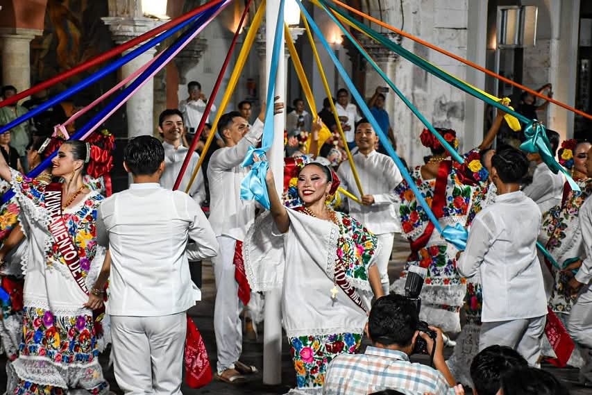 La Vaquería Yucateca celebra 43 años de identidad y tradición en Mérida con música, danza y orgullo por la cultura yucateca.