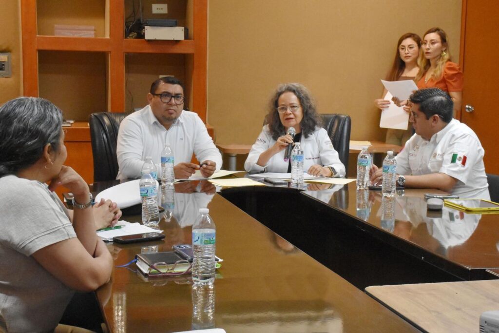 Autoridades refuerzan vigilancia por marea roja en Yucatán