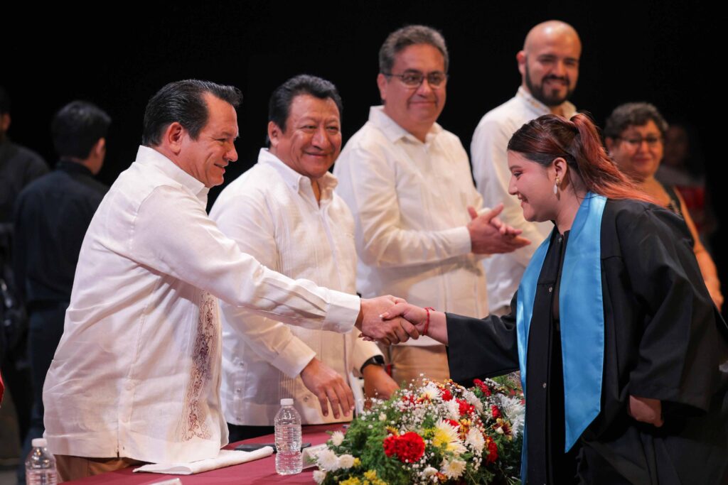 Graduación del Cbtis 120 celebra a 400 egresados en Yucatán