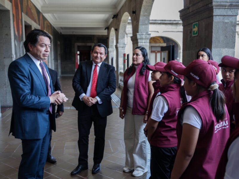 Estudiantes yucatecos son reconocidos por su excelencia en la Olimpiada del Conocimiento Infantil 2025 en visita a la SEP en CDMX.