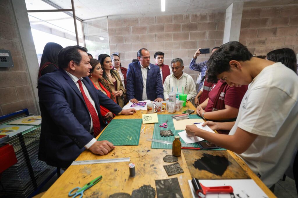 Díaz Mena busca replicar modelo PILARES y UTOPÍAS en Yucatán