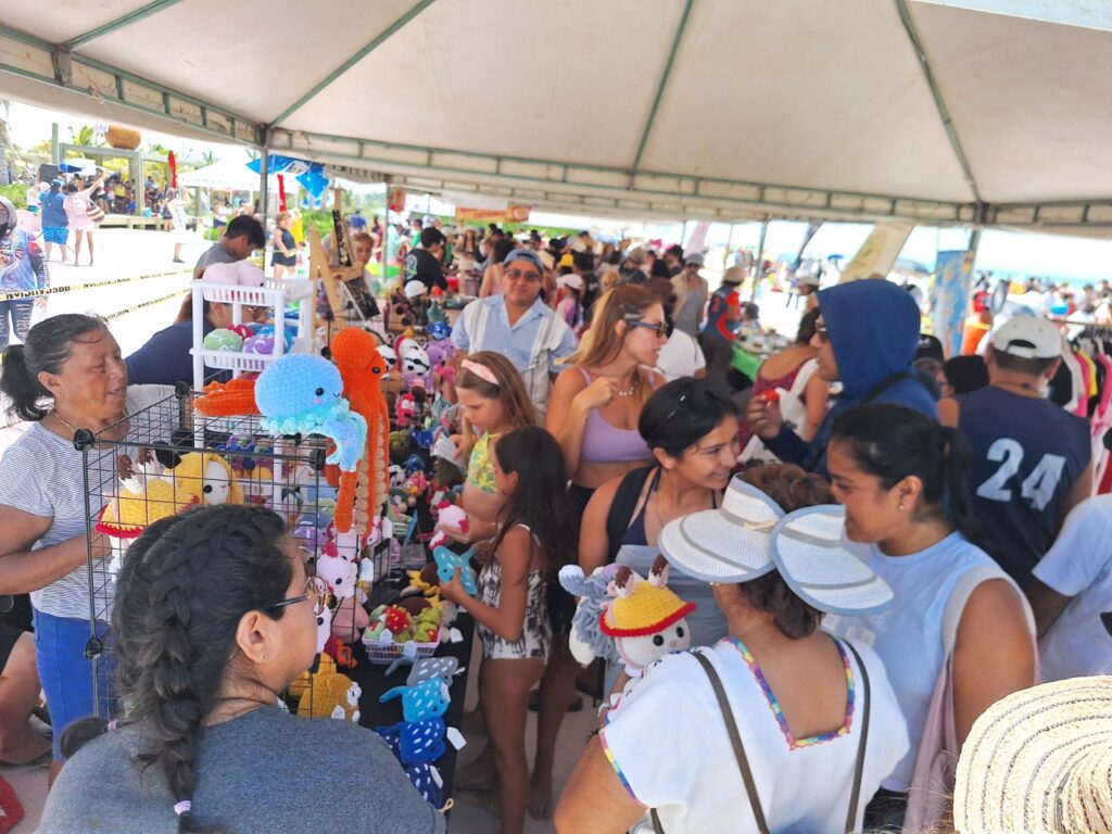 Festival del Papagayo llena de color el cielo de Progreso