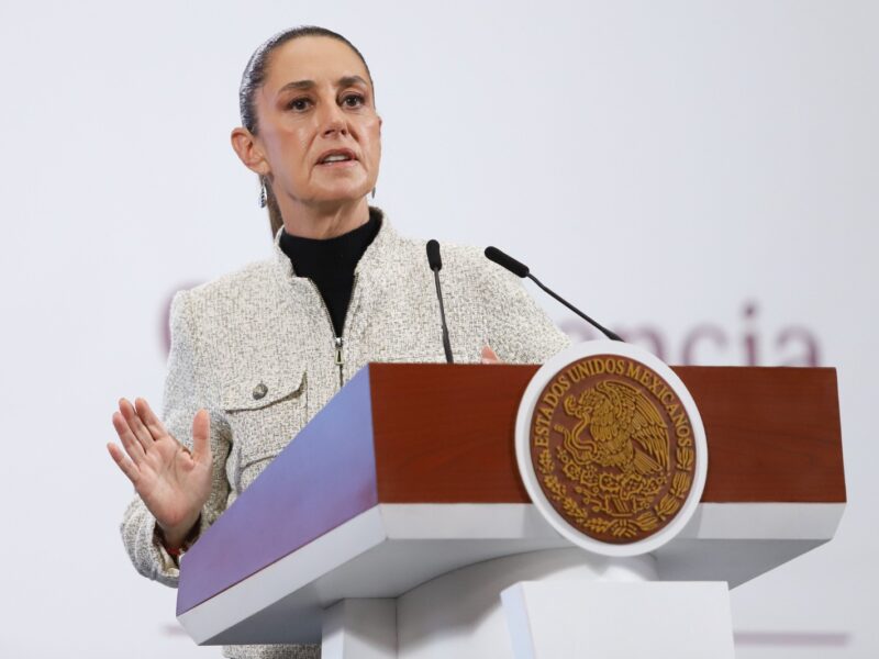 Sheinbaum confía en buenos acuerdos arancelarios y no descarta llamada con Trump para evitar nuevas tarifas a México.