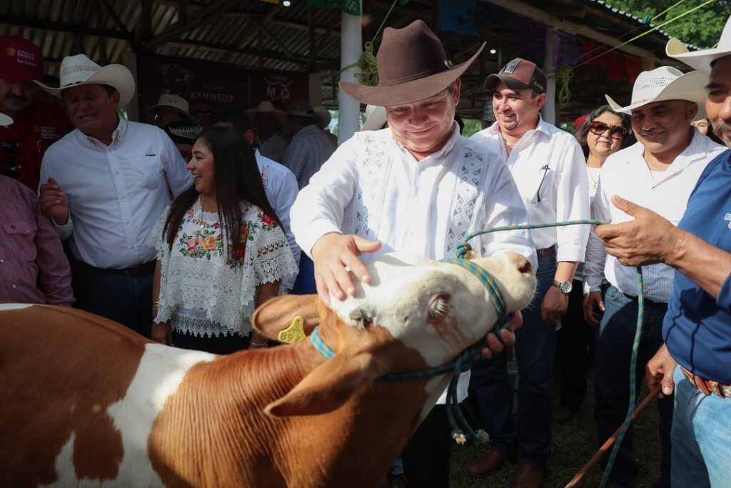 Sucilá recibe respaldo histórico a su producción lechera