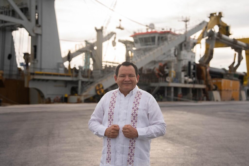 Llega a Yucatán la draga “Fernando de Magallanes” para transformar los puertos