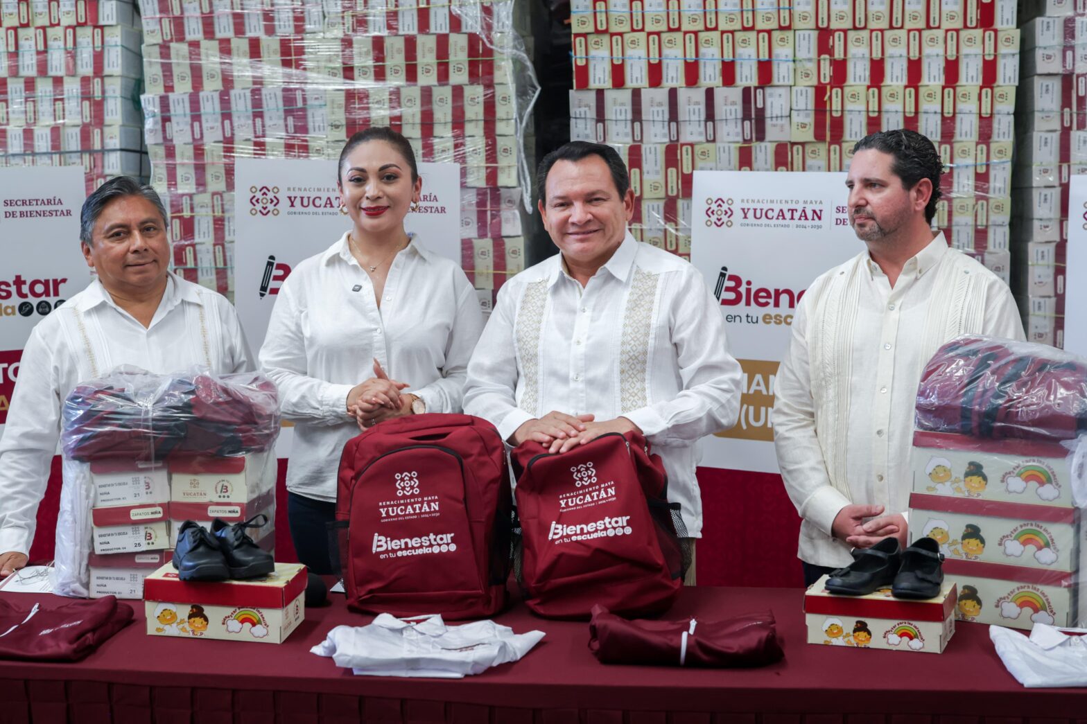 Bienestar en Tu Escuela 2025 beneficia a 268 mil estudiantes en Yucatán con útiles escolares, uniformes y ahorro para familias.