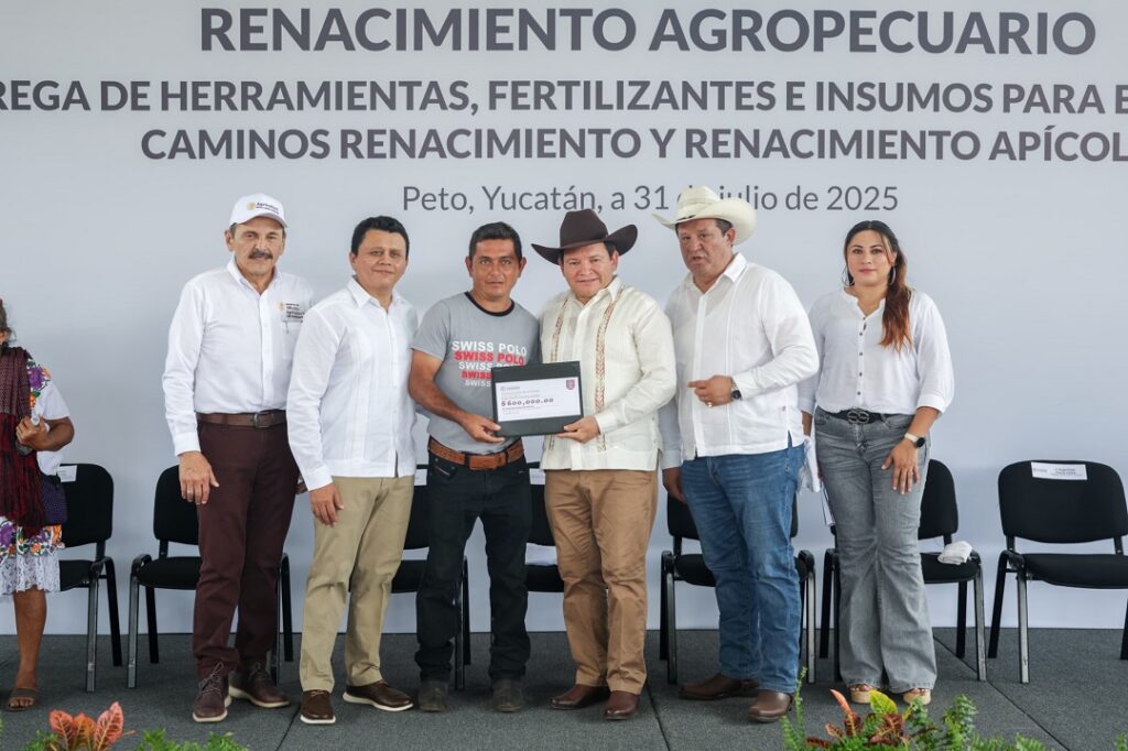 Renacimiento Agropecuario en Peto con entrega de apoyos