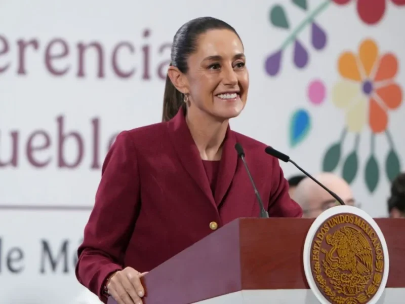 Claudia Sheinbaum afirma que su gobierno no espiará a nadie y rechaza que la nueva ley de telecomunicaciones permita el espionaje ciudadano.