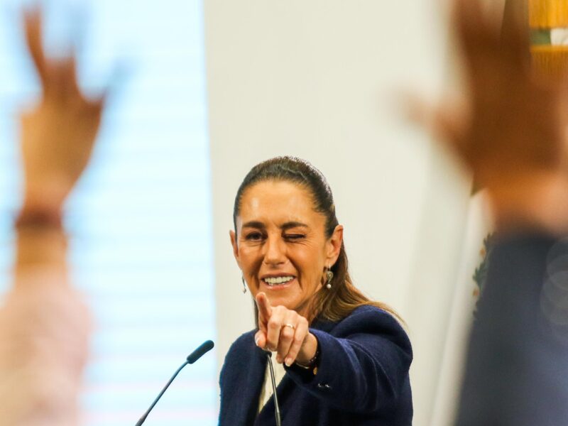 Sheinbaum llama “vende patrias” a Alito Moreno y “hipócrita” a Ricardo Anaya en fuertes críticas contra la oposición en México.