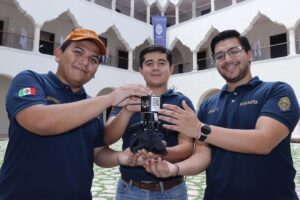 Estudiantes UADY desarrollan satélite enlatado y participan en C'Space 2025 de la Agencia Espacial Francesa.