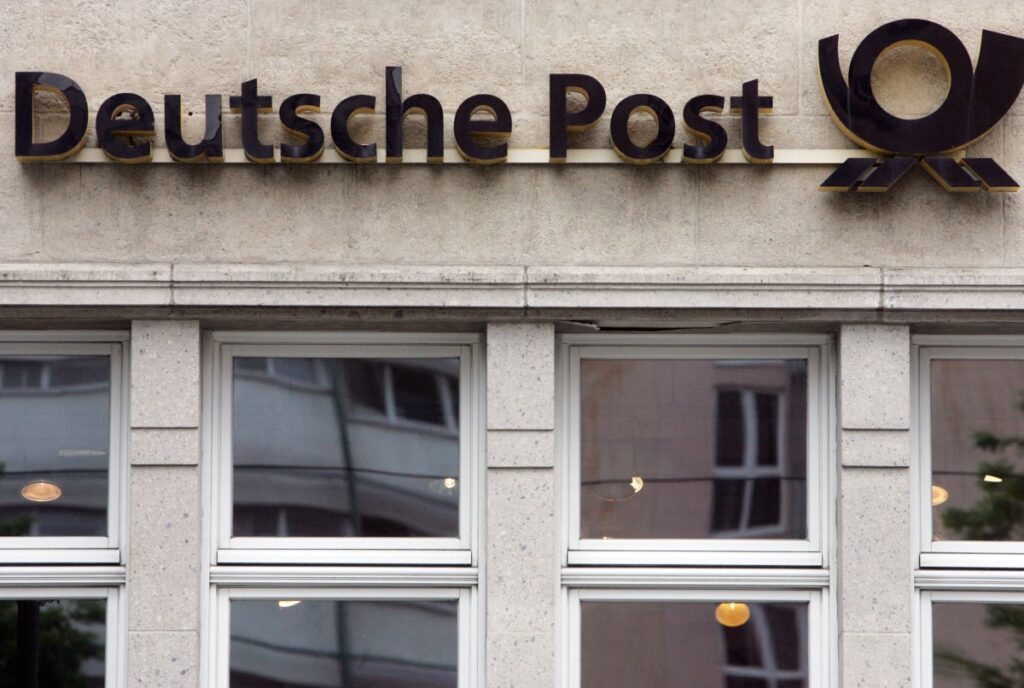 25 países suspenden envíos postales a EU por aranceles de Trump